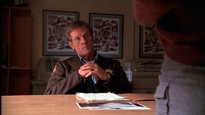 ROSWELL_-_E1X01_PILOT_258.jpg