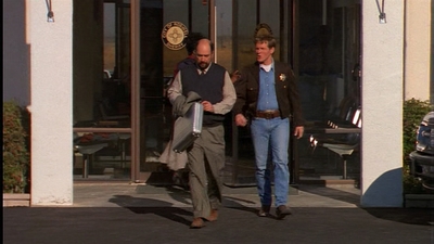ROSWELL_-_E1X01_PILOT_321.jpg