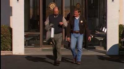 ROSWELL_-_E1X01_PILOT_325.jpg
