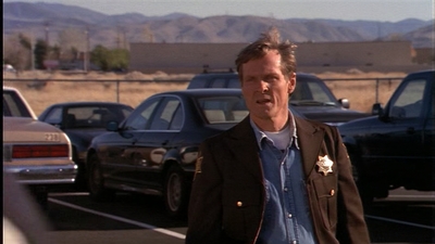 ROSWELL_-_E1X01_PILOT_355.jpg