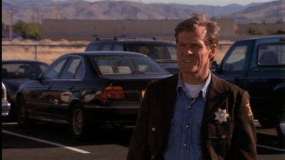 ROSWELL_-_E1X01_PILOT_360.jpg