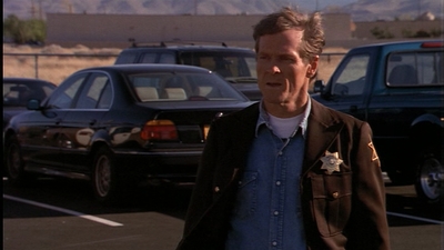ROSWELL_-_E1X01_PILOT_364.jpg