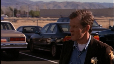 ROSWELL_-_E1X01_PILOT_370.jpg
