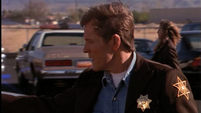 ROSWELL_-_E1X01_PILOT_374.jpg