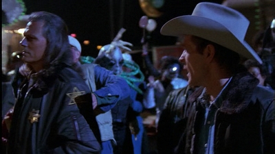 ROSWELL_-_E1X01_PILOT_420.jpg