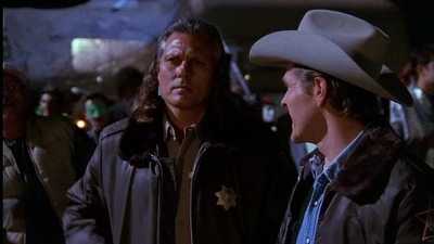 ROSWELL_-_E1X01_PILOT_426.jpg