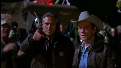 ROSWELL_-_E1X01_PILOT_430.jpg
