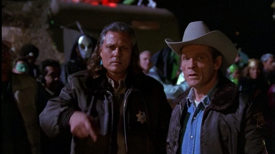 ROSWELL_-_E1X01_PILOT_431.jpg
