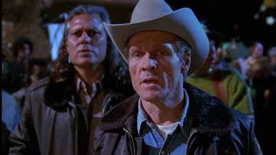 ROSWELL_-_E1X01_PILOT_437.jpg