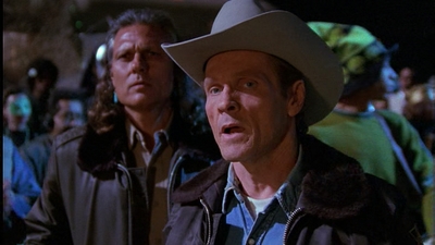 ROSWELL_-_E1X01_PILOT_439.jpg