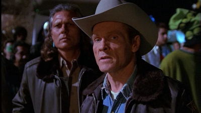 ROSWELL_-_E1X01_PILOT_440.jpg