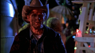 ROSWELL_-_E1X01_PILOT_457.jpg