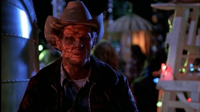 ROSWELL_-_E1X01_PILOT_460.jpg