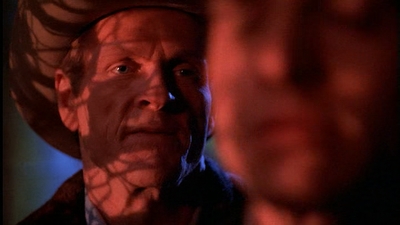 ROSWELL_-_E1X01_PILOT_468.jpg