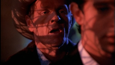 ROSWELL_-_E1X01_PILOT_473.jpg