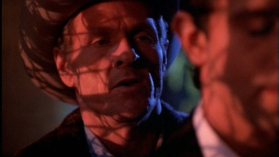 ROSWELL_-_E1X01_PILOT_474.jpg
