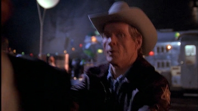 ROSWELL_-_E1X01_PILOT_488.jpg