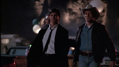 ROSWELL_-_E1X01_PILOT_489.jpg