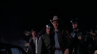 ROSWELL_-_E1X01_PILOT_494.jpg