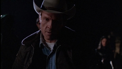 ROSWELL_-_E1X01_PILOT_498.jpg