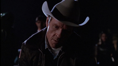 ROSWELL_-_E1X01_PILOT_499.jpg