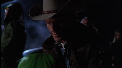 ROSWELL_-_E1X01_PILOT_502.jpg