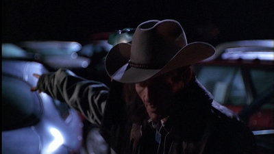 ROSWELL_-_E1X01_PILOT_503.jpg