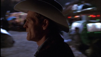 ROSWELL_-_E1X01_PILOT_522.jpg