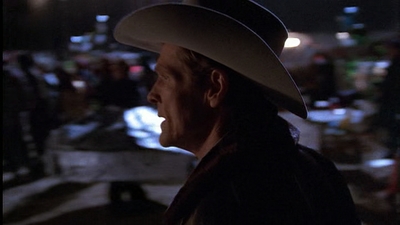 ROSWELL_-_E1X01_PILOT_523.jpg