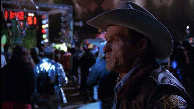 ROSWELL_-_E1X01_PILOT_550.jpg