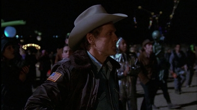 ROSWELL_-_E1X01_PILOT_552.jpg