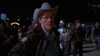ROSWELL_-_E1X01_PILOT_557.jpg
