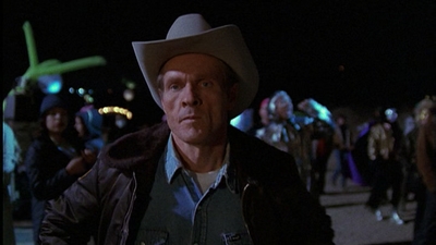 ROSWELL_-_E1X01_PILOT_562.jpg