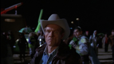 ROSWELL_-_E1X01_PILOT_569.jpg