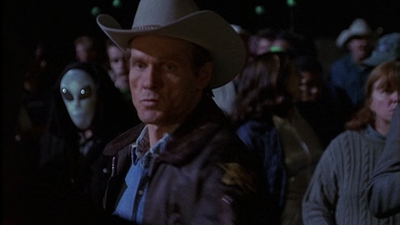 ROSWELL_-_E1X01_PILOT_574.jpg