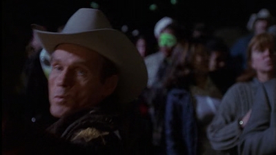 ROSWELL_-_E1X01_PILOT_576.jpg