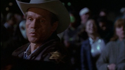 ROSWELL_-_E1X01_PILOT_577.jpg