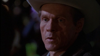 ROSWELL_-_E1X01_PILOT_579.jpg