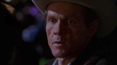 ROSWELL_-_E1X01_PILOT_580.jpg