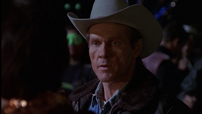 ROSWELL_-_E1X01_PILOT_596.jpg