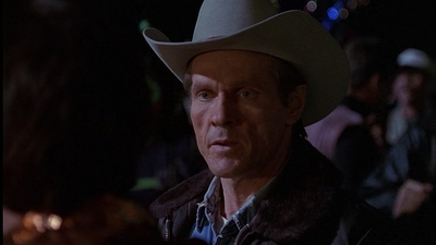 ROSWELL_-_E1X01_PILOT_597.jpg
