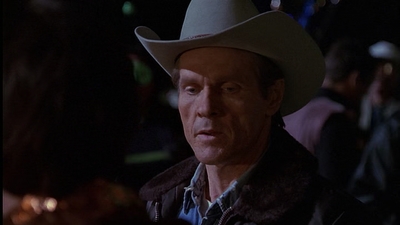 ROSWELL_-_E1X01_PILOT_598.jpg