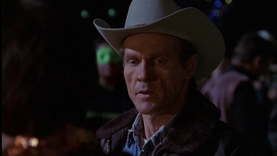ROSWELL_-_E1X01_PILOT_599.jpg