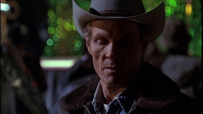 ROSWELL_-_E1X01_PILOT_607.jpg