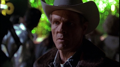 ROSWELL_-_E1X01_PILOT_612.jpg