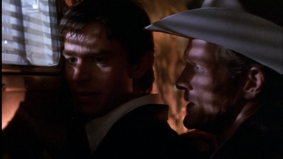 ROSWELL_-_E1X01_PILOT_623.jpg