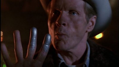 ROSWELL_-_E1X01_PILOT_629.jpg