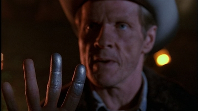 ROSWELL_-_E1X01_PILOT_633.jpg