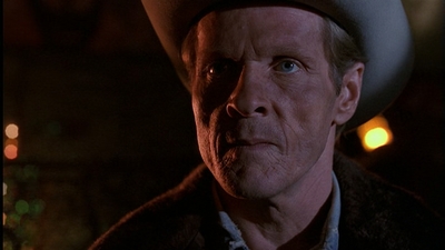 ROSWELL_-_E1X01_PILOT_651.jpg