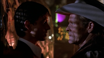 ROSWELL_-_E1X01_PILOT_656.jpg